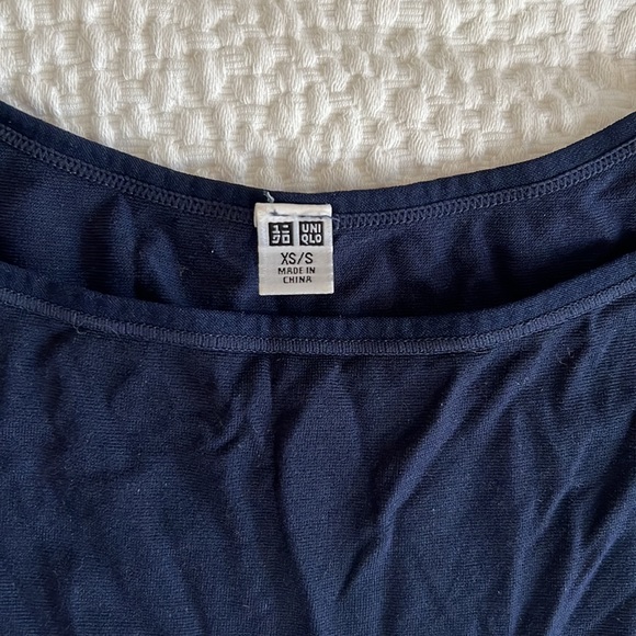 Uniqlo top - Picture 6 of 6